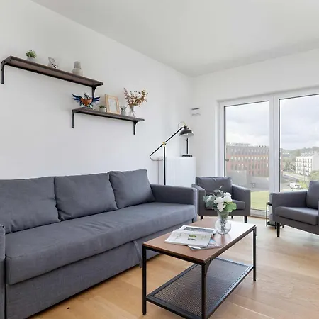 Functional With Parking In Cracow By Renters Apartman