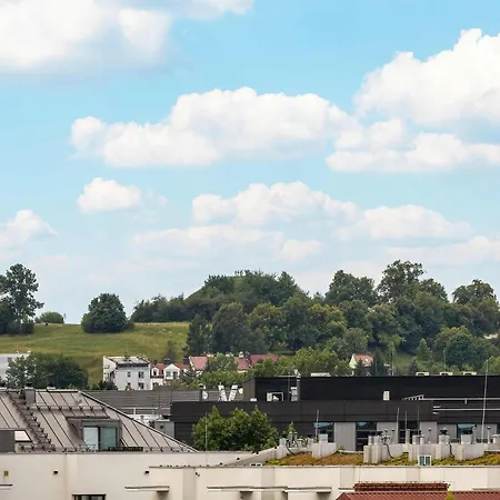 Functional With Parking In Cracow By Renters Apartmán